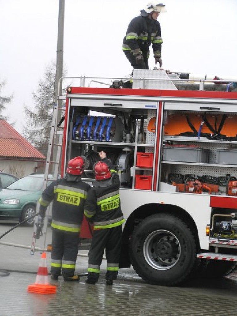 Przekazanie Jednostce Ratowniczo-Gaśniczej w Chrzanowie ciężkiego samochodu Scania P380 - 22.02.2008 r.