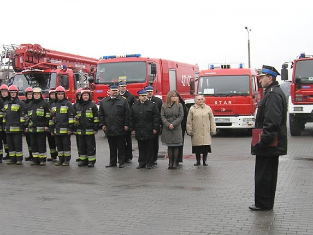 Przekazanie Jednostce Ratowniczo-Gaśniczej w Chrzanowie ciężkiego samochodu Scania P380 - 22.02.2008 r.