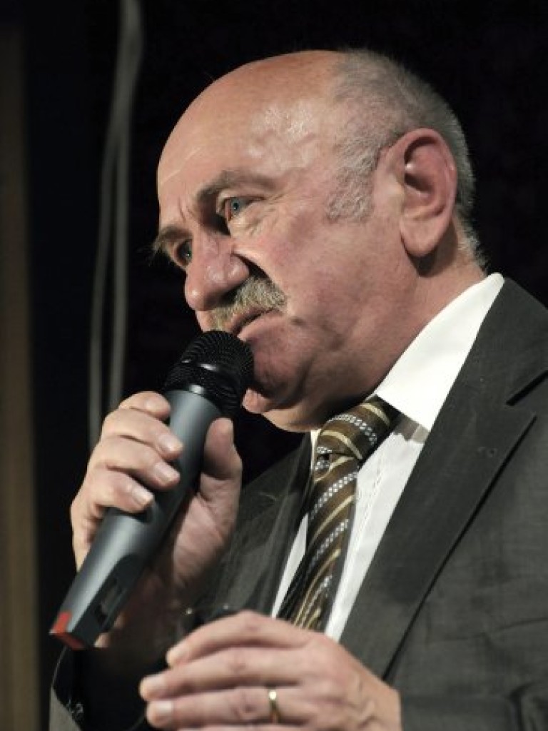 Premiera sztuki „Uchwalić uchwałę” Witolda Ślusarskiego w wykonaniu Teatru Ludowego Tradycja z Okleśnej (reż. Zbigniew Klatka) - 2.05.2008 r.