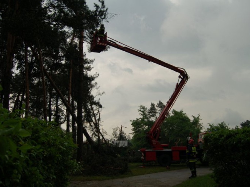Skutki trąby powietrznej, która przeszła nad Bolęcinem - 18.05.2008 r.