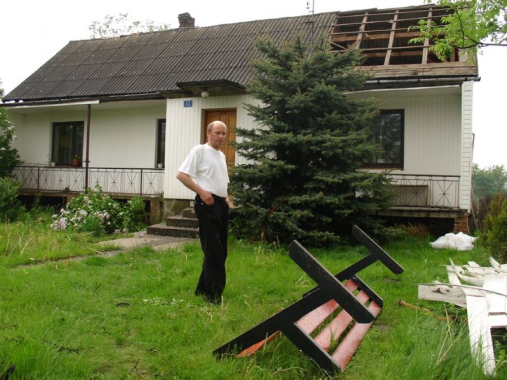 Skutki trąby powietrznej, która przeszła nad Bolęcinem - 18.05.2008 r.