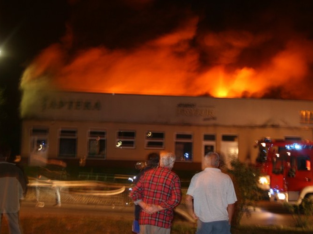 Pożar pawilonu przy ul. Wyszyńskiego w Chrzanowie - 1.09.2008