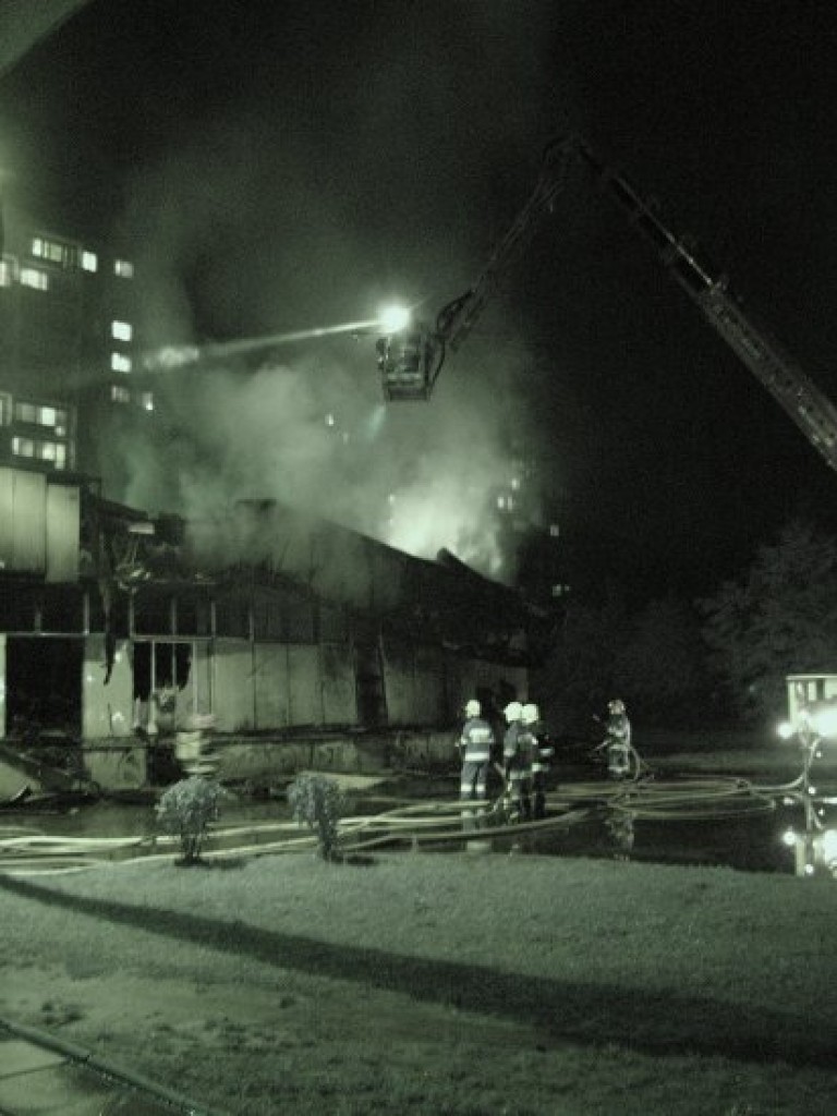 Pożar pawilonu przy ul. Wyszyńskiego w Chrzanowie - 1.09.2008