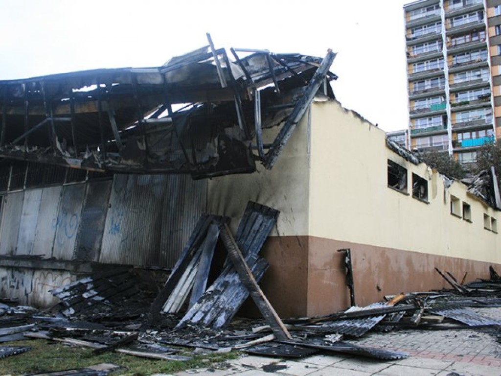 Pożar pawilonu przy ul. Wyszyńskiego w Chrzanowie - 1.09.2008