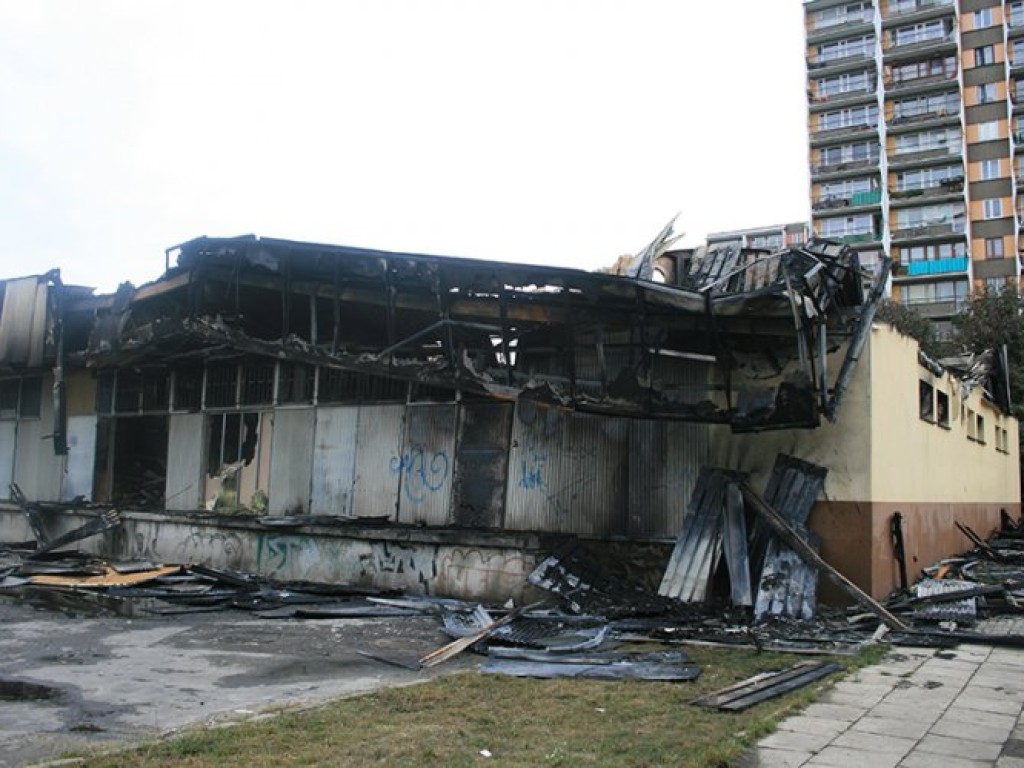 Pożar pawilonu przy ul. Wyszyńskiego w Chrzanowie - 1.09.2008