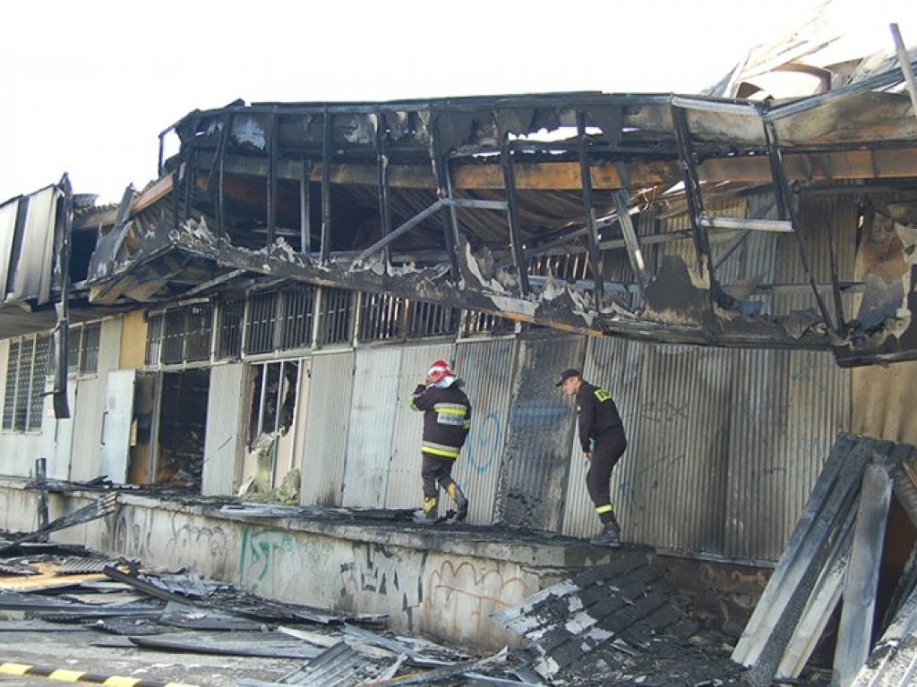 Pożar pawilonu przy ul. Wyszyńskiego w Chrzanowie - 1.09.2008