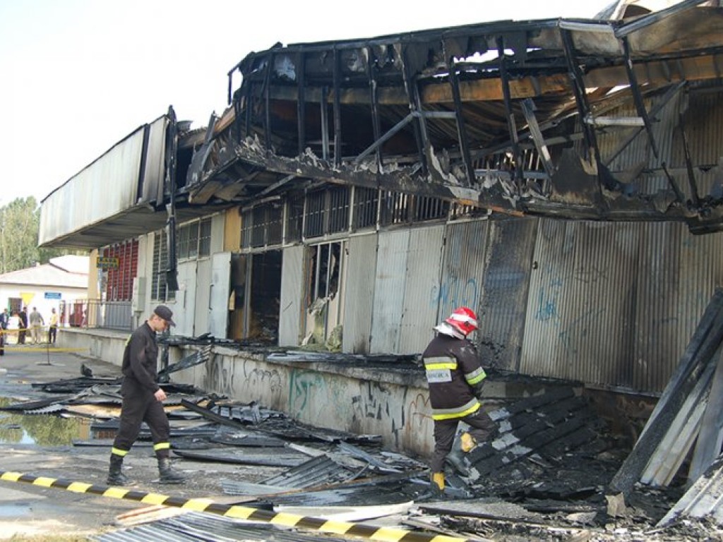 Pożar pawilonu przy ul. Wyszyńskiego w Chrzanowie - 1.09.2008