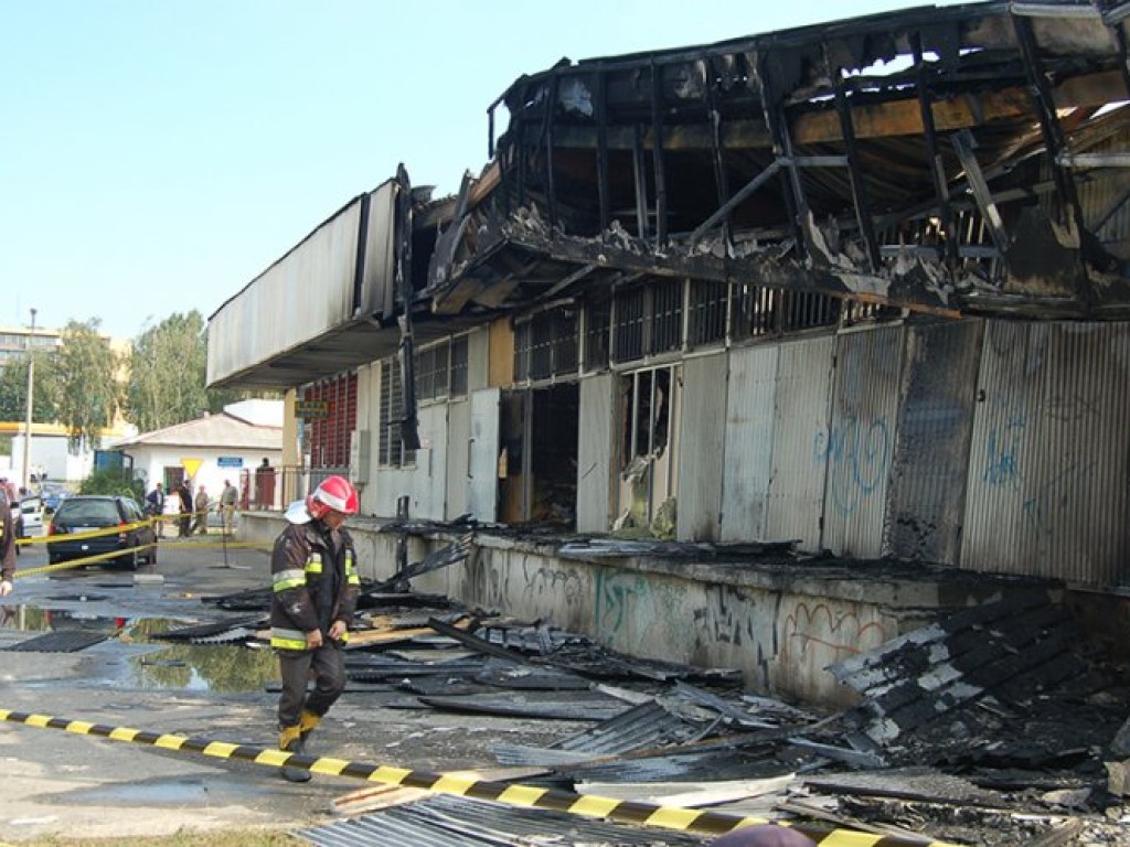 Pożar pawilonu przy ul. Wyszyńskiego w Chrzanowie - 1.09.2008