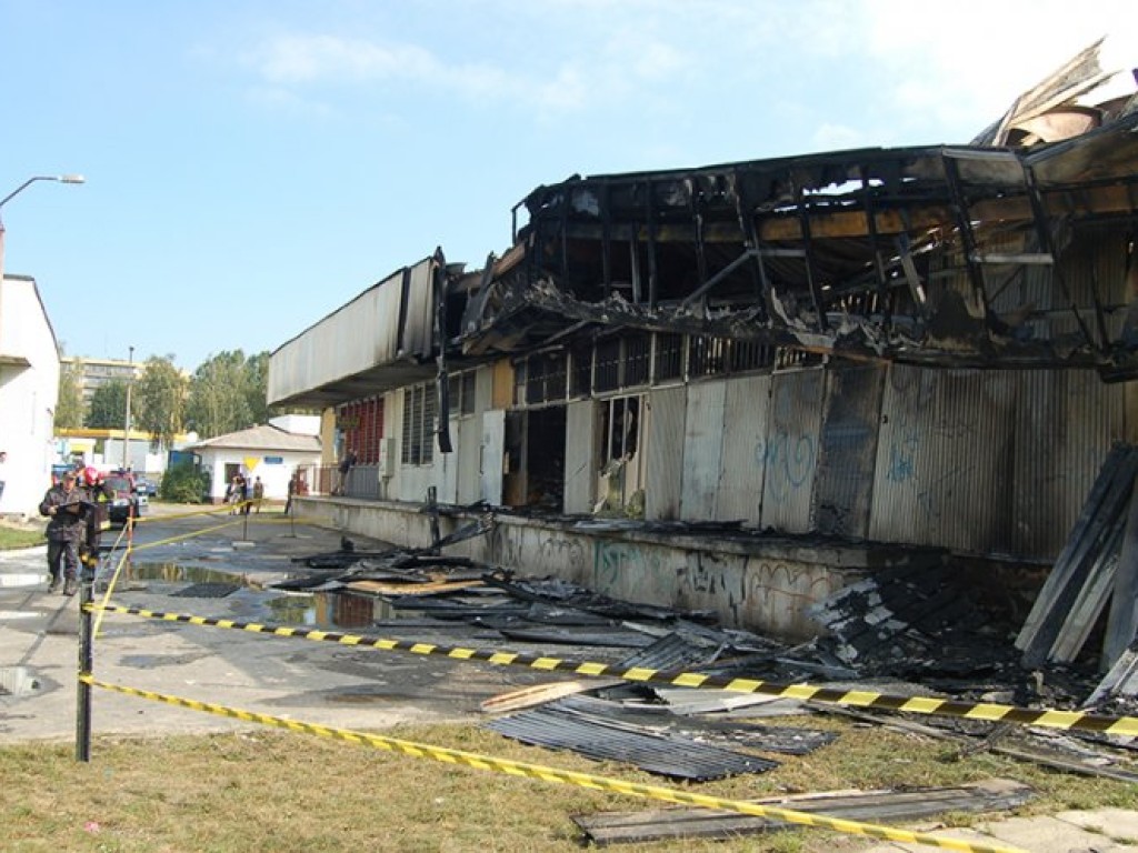 Pożar pawilonu przy ul. Wyszyńskiego w Chrzanowie - 1.09.2008