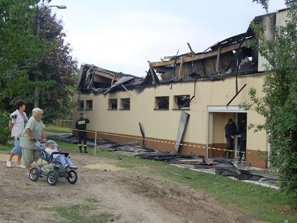 Pożar pawilonu przy ul. Wyszyńskiego w Chrzanowie - 1.09.2008