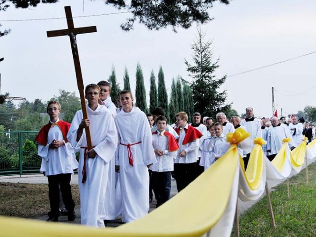 Poświęcenie kapliczki i kamiennego obelisku na Szlaku Papieskim w Okleśnej – 7.09.2008 r.