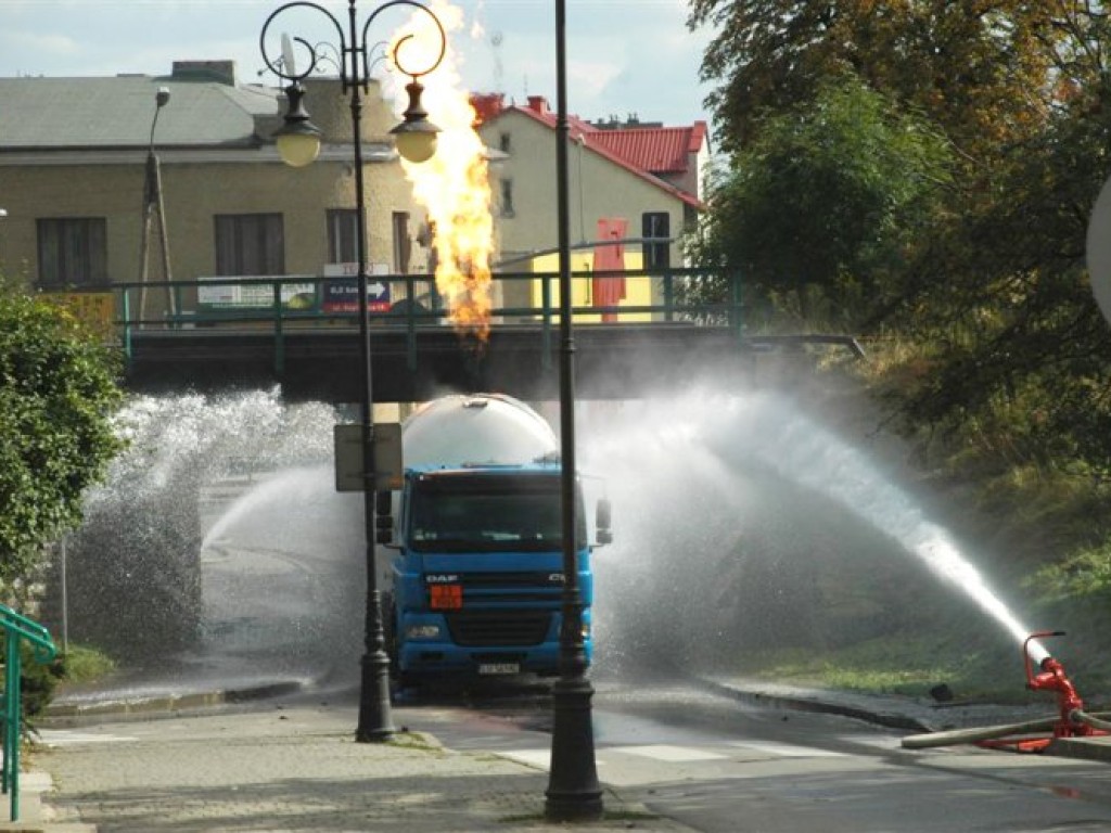 Pożar cysterny 26-27.09.2008 r. - zdjęcia z Komendy Powiatowej Państwowej Straży Pożarnej w Chrzanowie