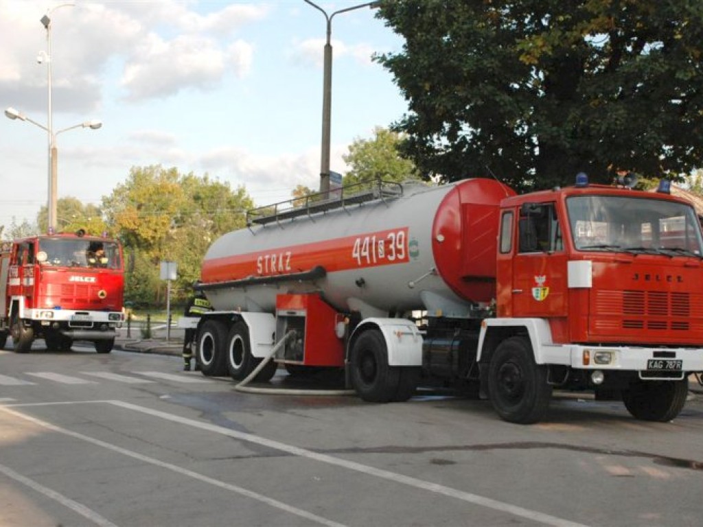 Pożar cysterny 26-27.09.2008 r. - zdjęcia z Komendy Powiatowej Państwowej Straży Pożarnej w Chrzanowie