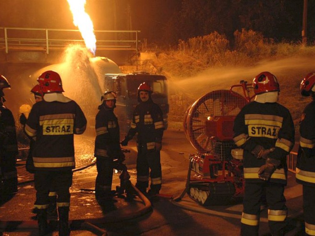 Pożar cysterny 26-27.09.2008 r. - zdjęcia z Komendy Powiatowej Państwowej Straży Pożarnej w Chrzanowie