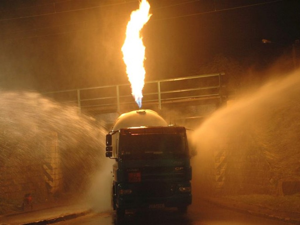 Pożar cysterny 26-27.09.2008 r. - zdjęcia z Komendy Powiatowej Państwowej Straży Pożarnej w Chrzanowie