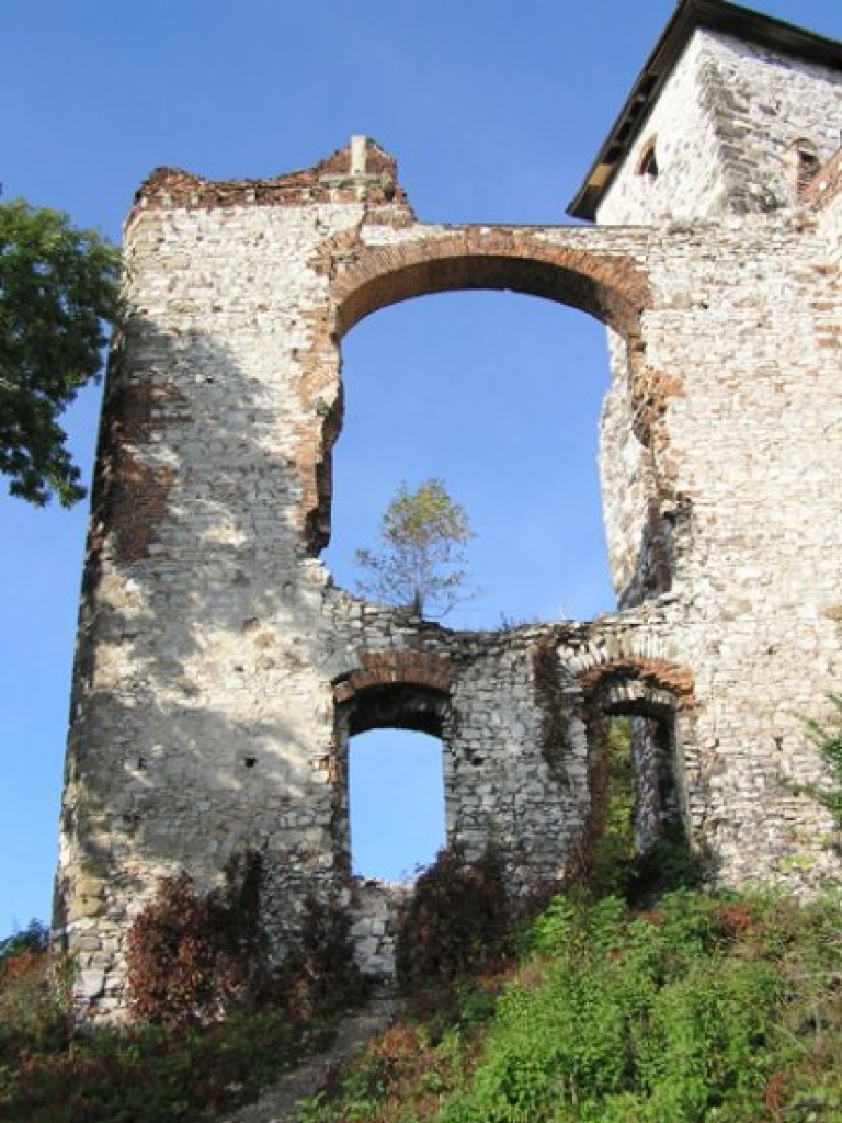 Ruiny zamku Tenczyn i pałac Potockich w Krzeszowicach - październik 2008 r.