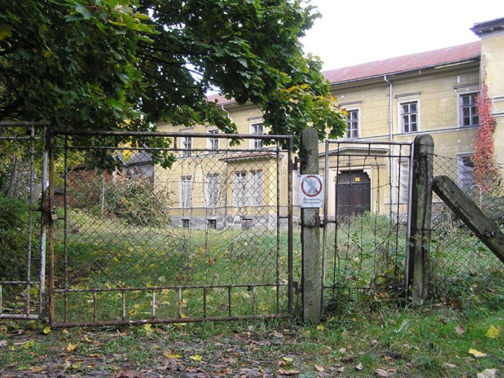 Ruiny zamku Tenczyn i pałac Potockich w Krzeszowicach - październik 2008 r.