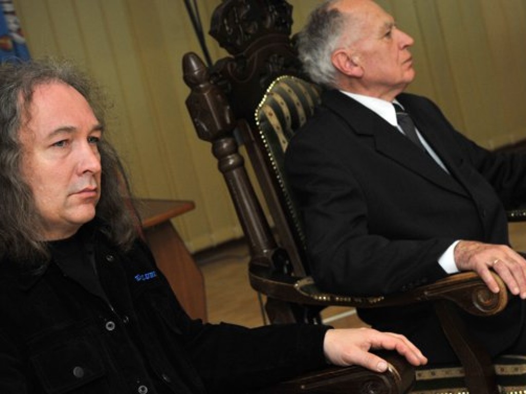 Przyznanie tytułów Zasłużony dla Powiatu Chrzanowskiego architektowi Janowi Kozubowi i muzykowi Jerzemu Styczyńskiemu - 26.11.2008 r.
