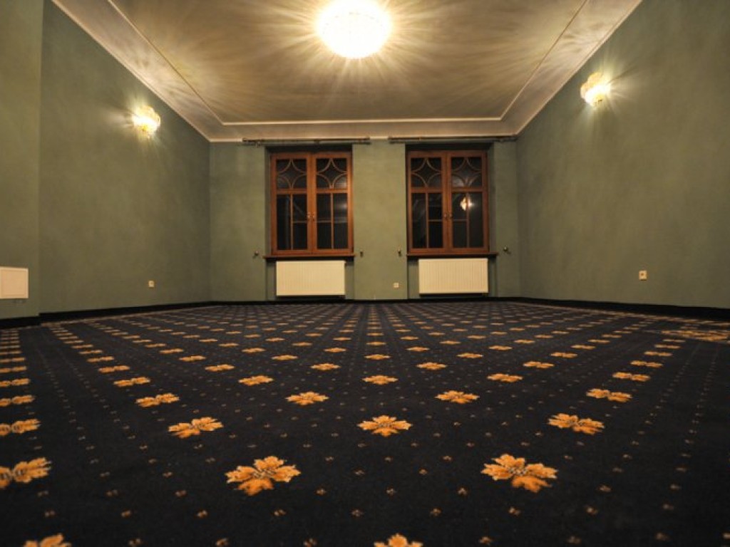 Wnętrza nieotwartego jeszcze hotelu Tadeusza Głowacza w Trzebini (dawny biurowiec zakładów metalurgicznych) 19.12.2008