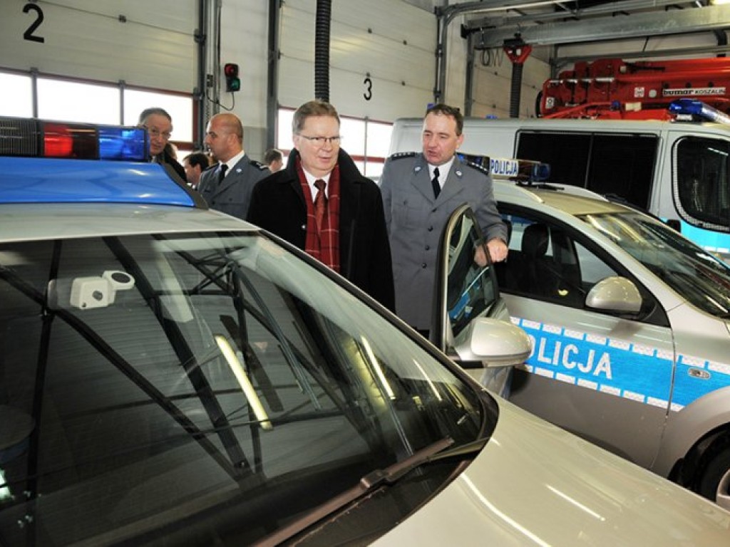 Przekazanie policji i straży pożarnej nowych aut – 7.01.2009 r.