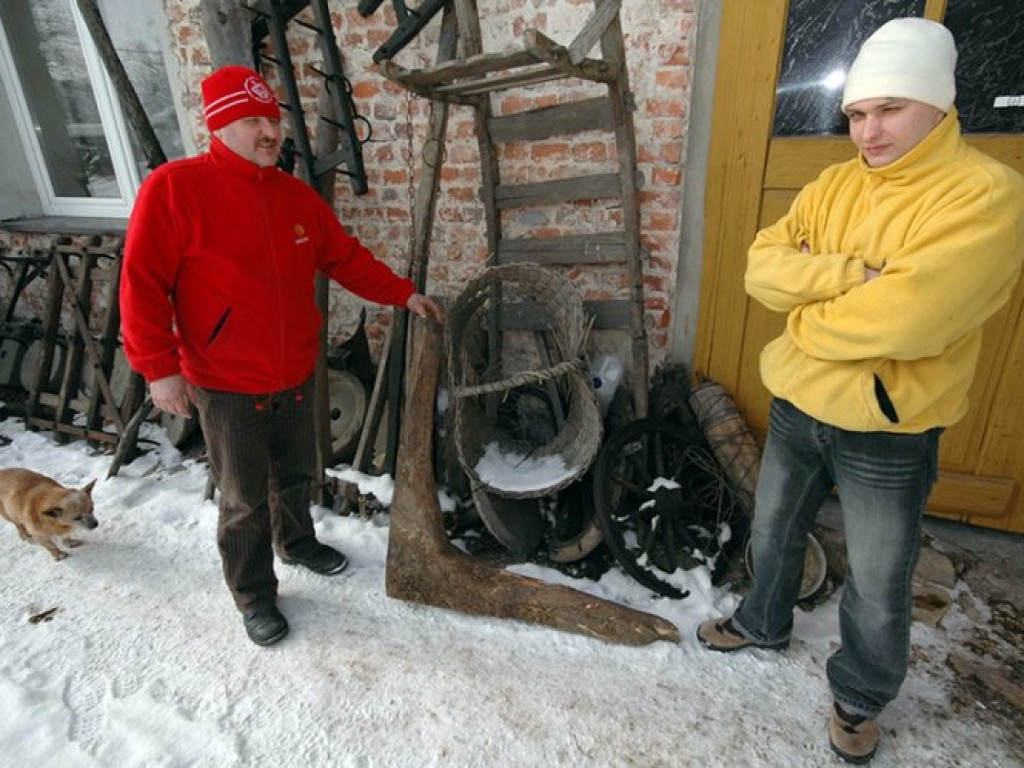 Skansen w czworakach w Bobrku, czyli muzeum Doroty i Mirosława Klimowiczów - 22.02.2009