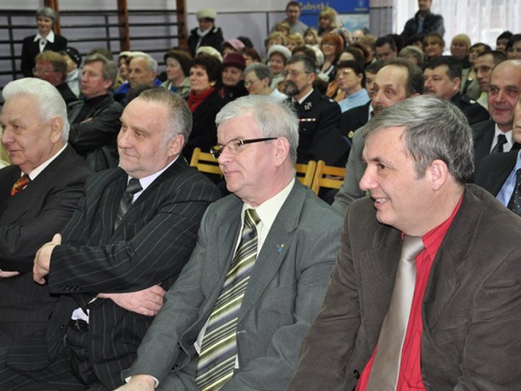 Uroczystość wręczenia Szkole Podstawowej w Lgocie pierwszej nagrody w ministerialnym konkursie „Otwarta szkoła” 16.03.2009