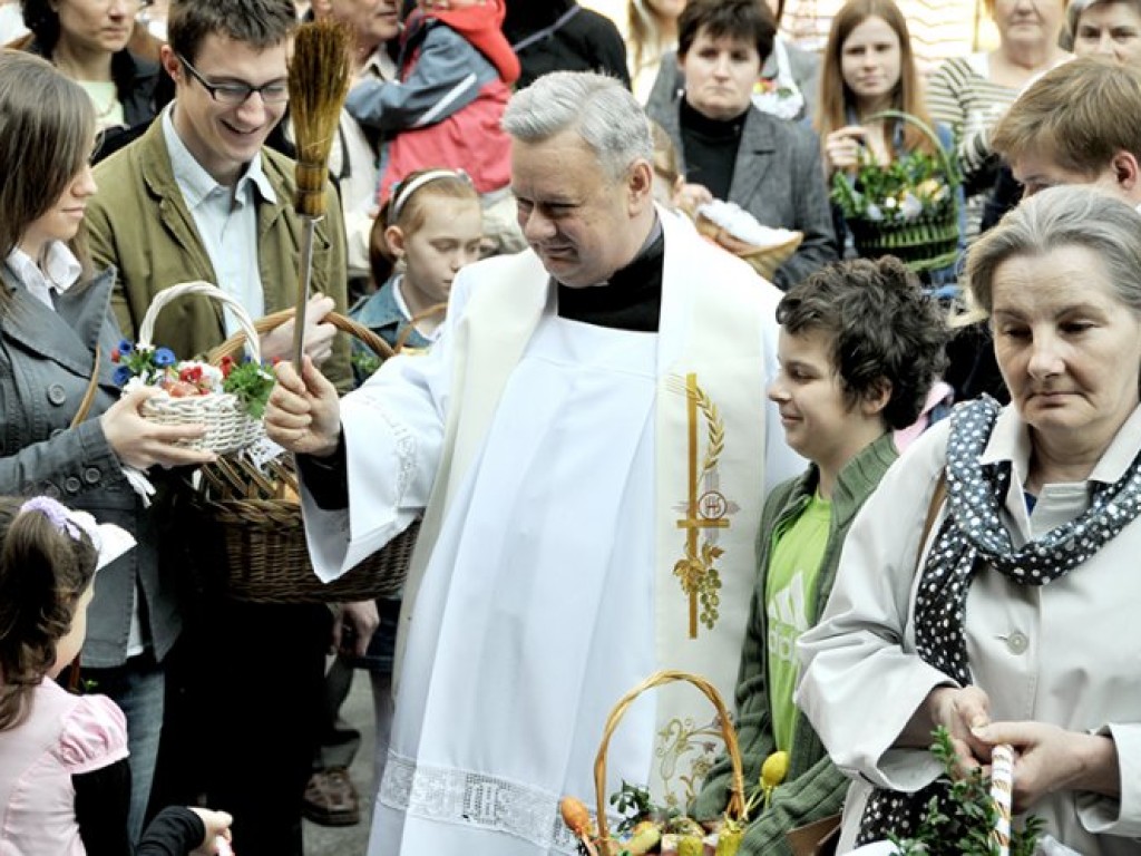 Święcenie pokarmów i śmigus dyngus w Chrzanowie – 11 i 13.04.2009 r.