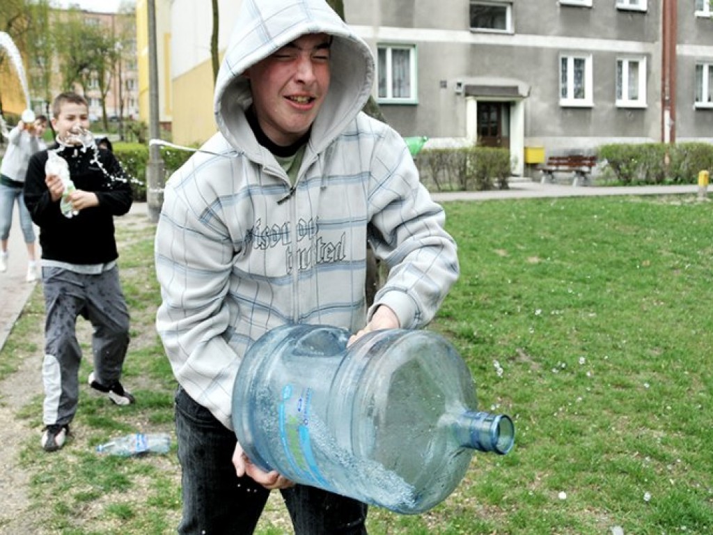 Święcenie pokarmów i śmigus dyngus w Chrzanowie – 11 i 13.04.2009 r.