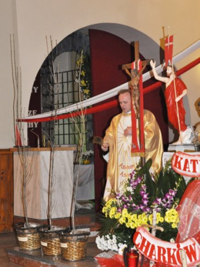 Uroczystość posadzenia dębów pamięci kapitana Mariana Pająka, kapitana Eugeniusza Raszka i porucznika Jana Lassoty, zamordowanych w Katyniu i Charkowie. Trzebinia, 17 kwietnia 2009 r.