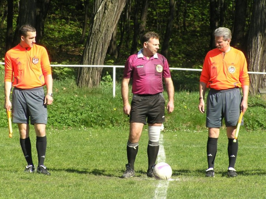 Mecz Ruch Młoszowa-MKS Trzebinia II 3-5 - 25.04.2009