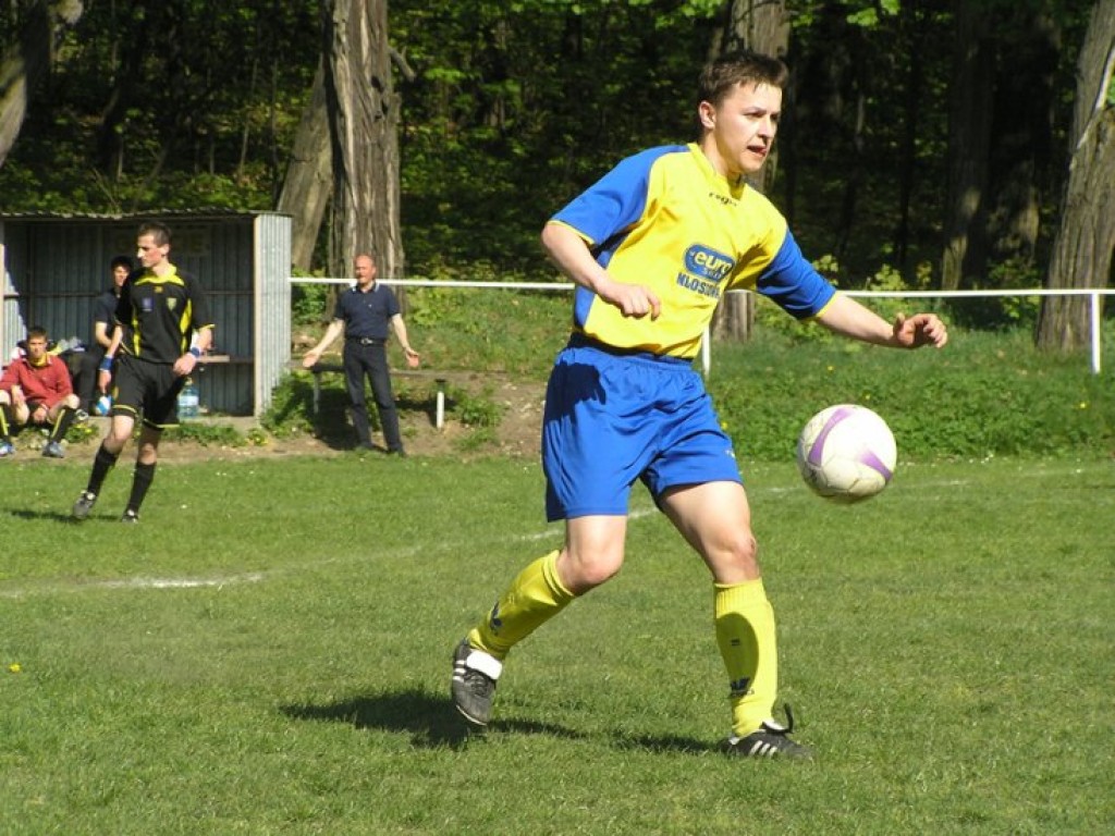 Mecz Ruch Młoszowa-MKS Trzebinia II 3-5 - 25.04.2009