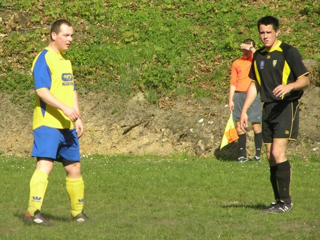 Mecz Ruch Młoszowa-MKS Trzebinia II 3-5 - 25.04.2009