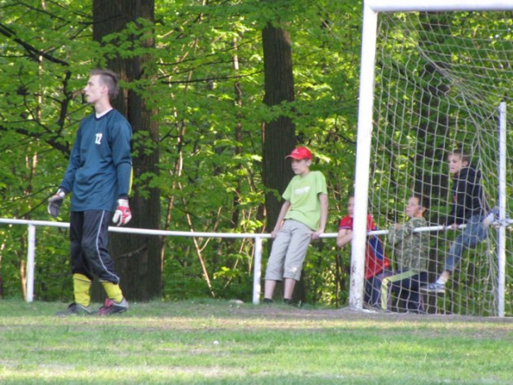 Mecz Ruch Młoszowa-MKS Trzebinia II 3-5 - 25.04.2009