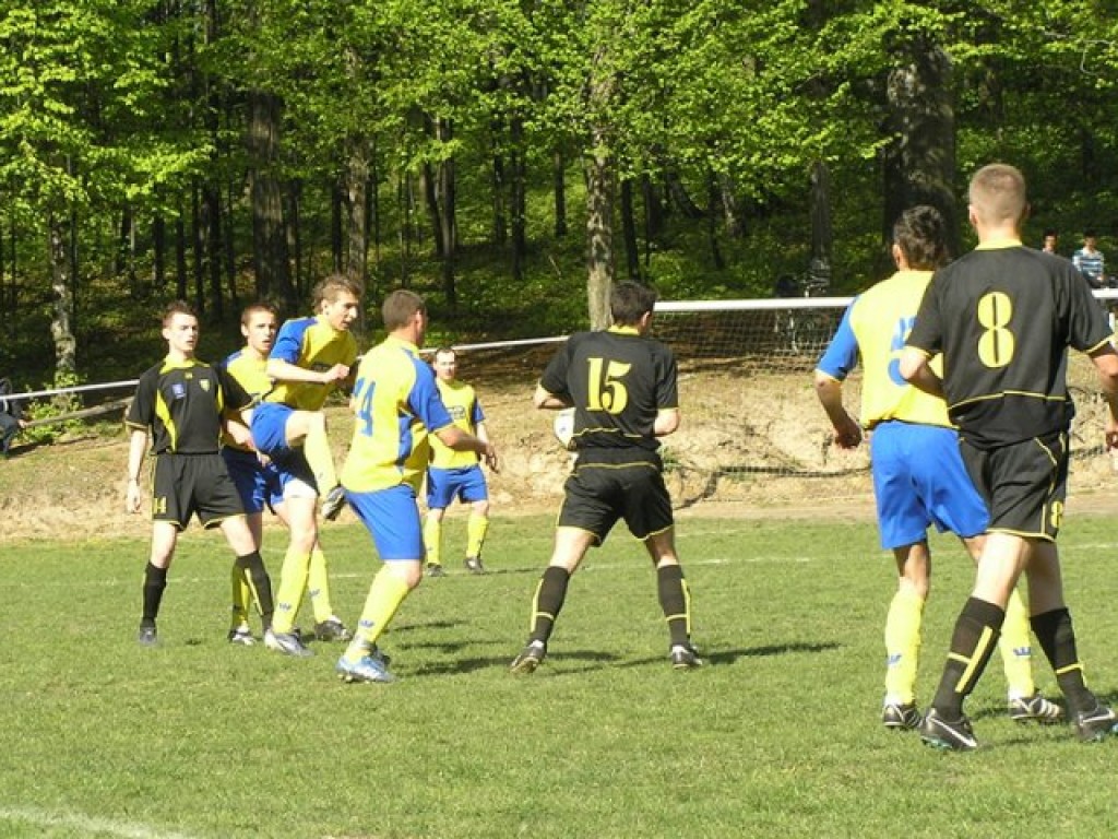 Mecz Ruch Młoszowa-MKS Trzebinia II 3-5 - 25.04.2009