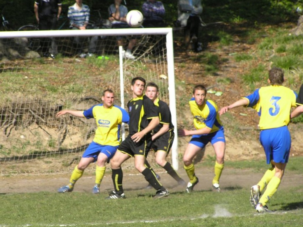 Mecz Ruch Młoszowa-MKS Trzebinia II 3-5 - 25.04.2009