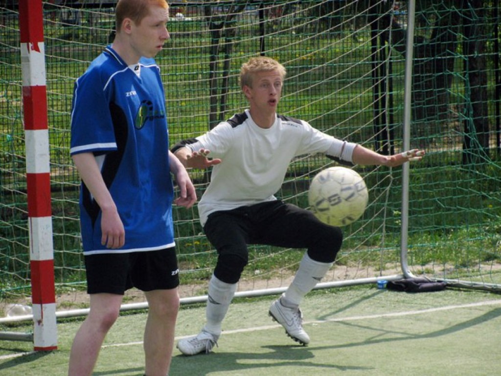 Powiatowy turniej szkół ponadgimnazjalnych w futsalu o Puchar Konstytucji 30.04.2009 r.