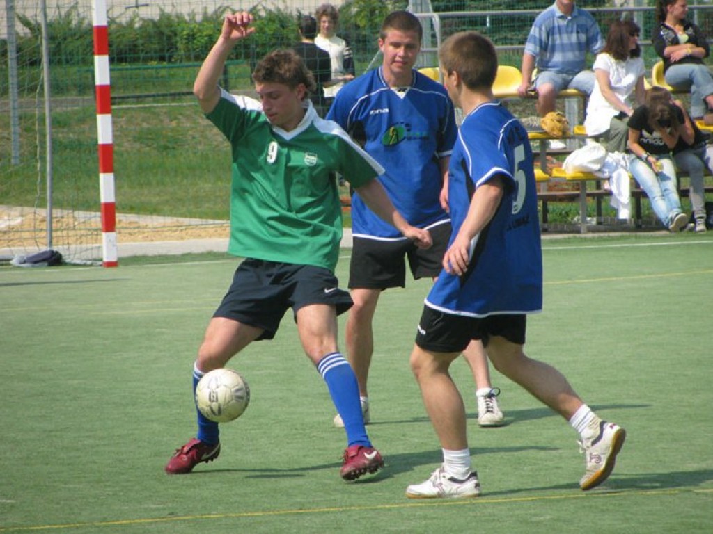 Powiatowy turniej szkół ponadgimnazjalnych w futsalu o Puchar Konstytucji 30.04.2009 r.