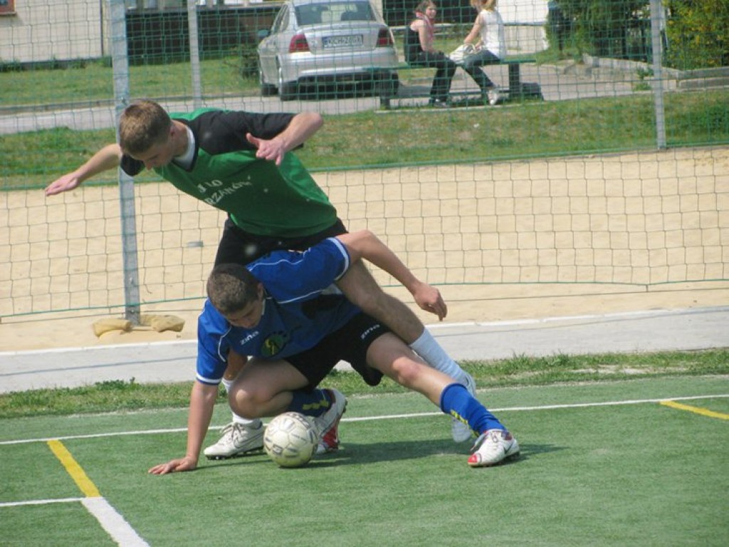 Powiatowy turniej szkół ponadgimnazjalnych w futsalu o Puchar Konstytucji 30.04.2009 r.