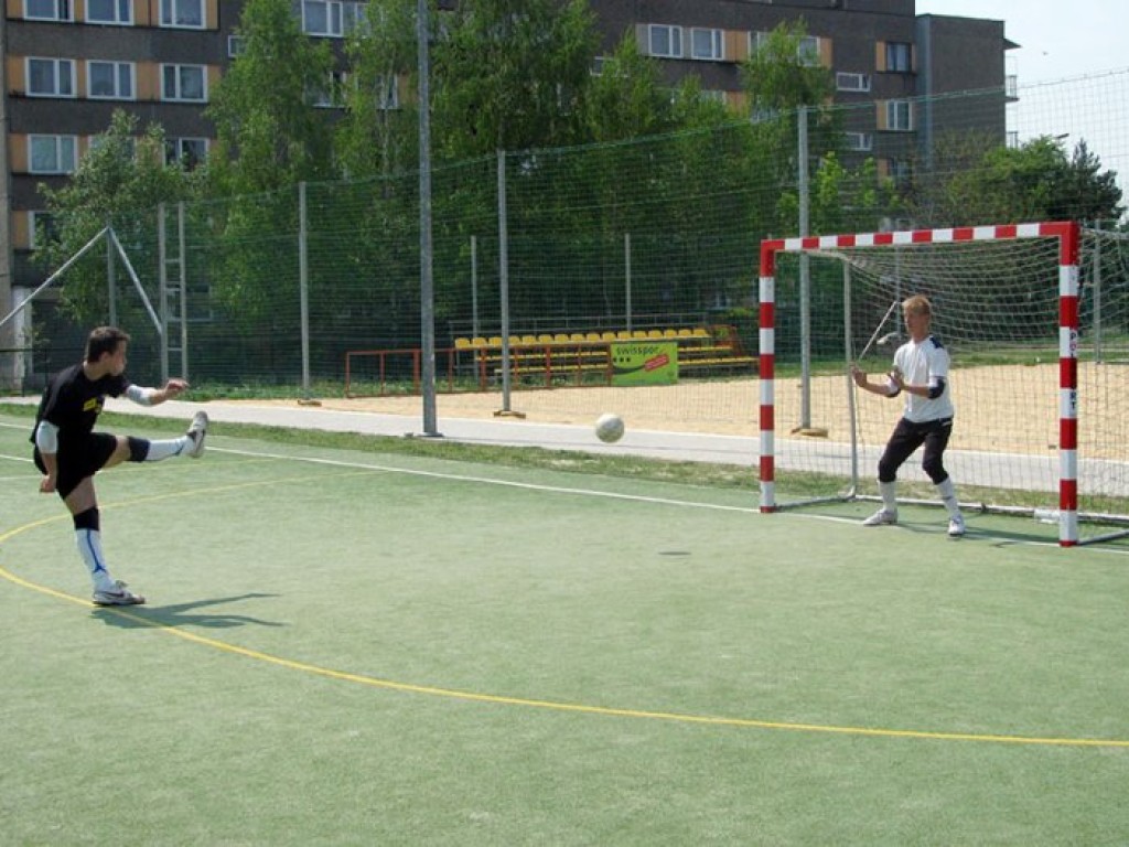 Powiatowy turniej szkół ponadgimnazjalnych w futsalu o Puchar Konstytucji 30.04.2009 r.