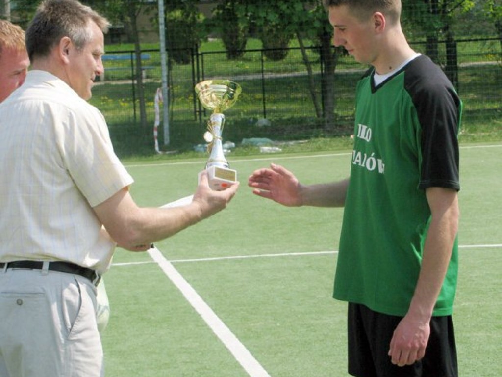 Powiatowy turniej szkół ponadgimnazjalnych w futsalu o Puchar Konstytucji 30.04.2009 r.