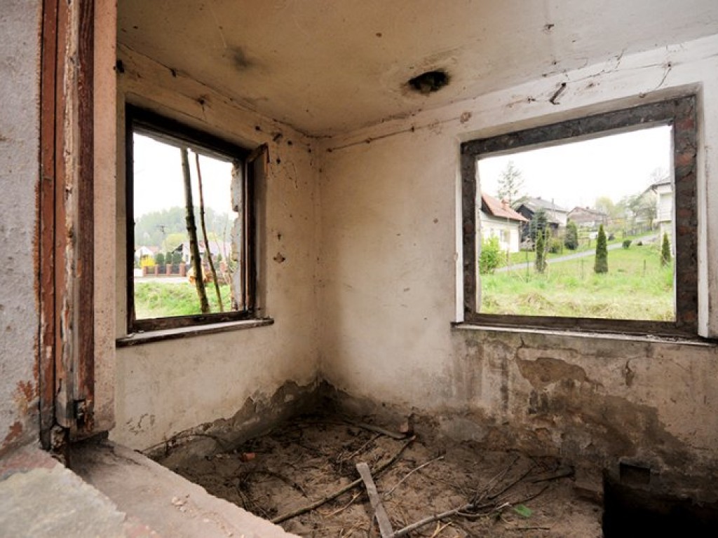 Zostało po kolei, czyli stacje i przystanki PKP w gminie Alwernia - kwiecień 2009 r.