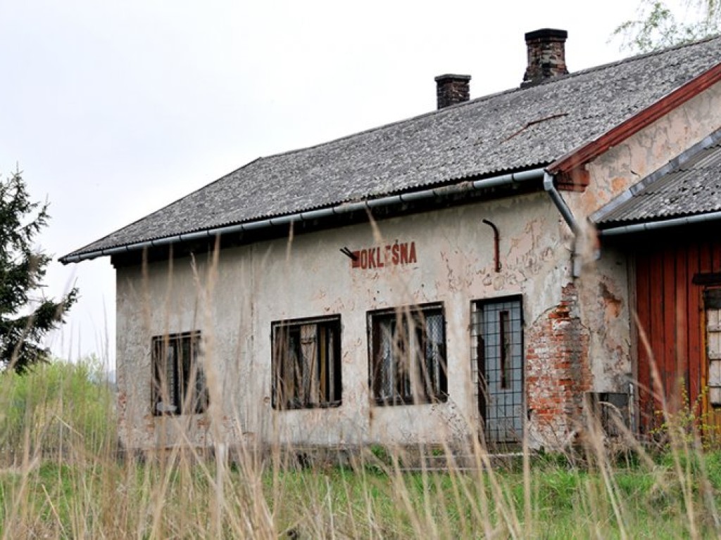 Zostało po kolei, czyli stacje i przystanki PKP w gminie Alwernia - kwiecień 2009 r.