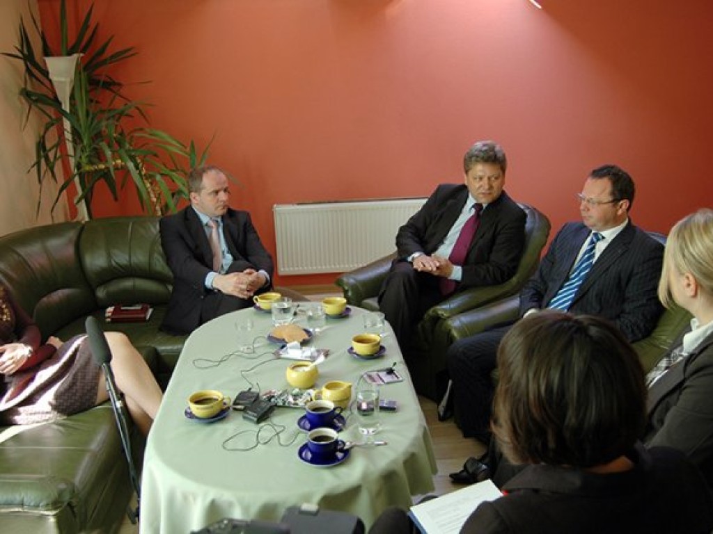 Debata kandydatów do Europarlamentu z okręgu małopolsko-świętokrzyskiego w redakcji „Przełomu”- 28.05.2009 r.