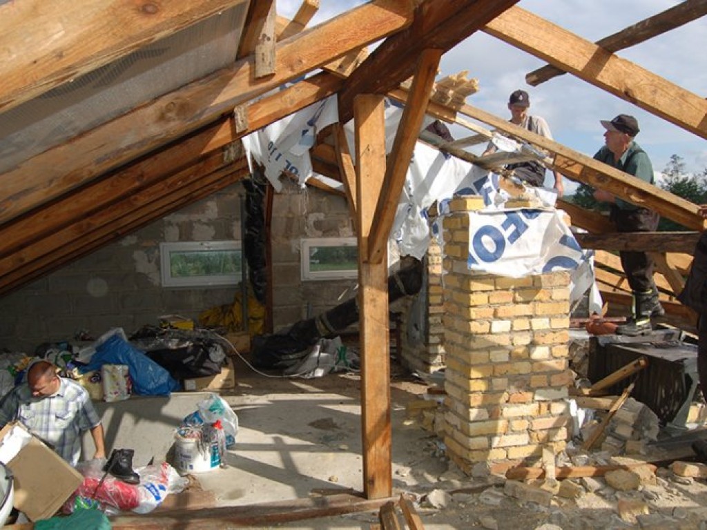 Zniszczenia po gwałtownej burzy, która przeszła nad powiatem chrzanowskim - 10 czerwca 2009 r.