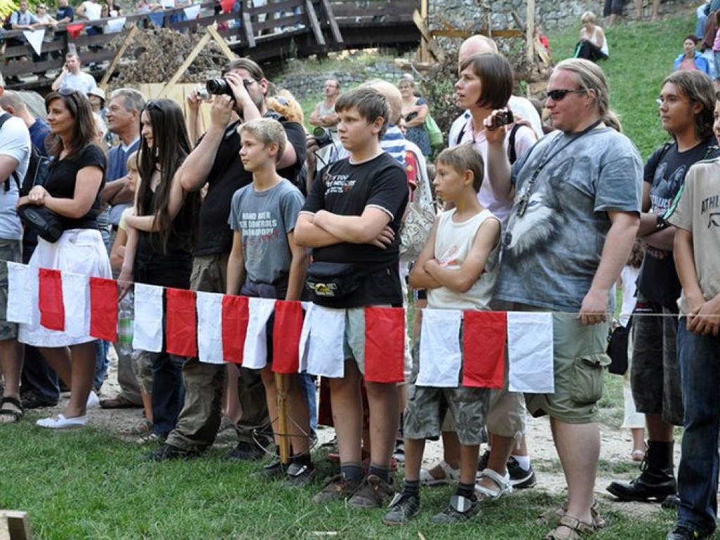 III Turniej Rycerski i Łuczniczy na zamku Lipowiec 8-9 sierpnia 2009