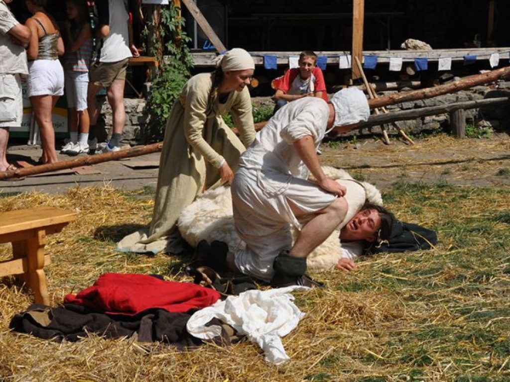 III Turniej Rycerski i Łuczniczy na zamku Lipowiec 8-9 sierpnia 2009
