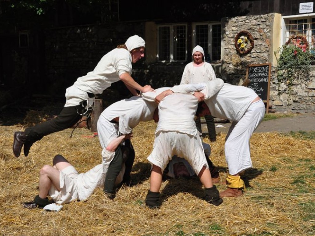 III Turniej Rycerski i Łuczniczy na zamku Lipowiec 8-9 sierpnia 2009