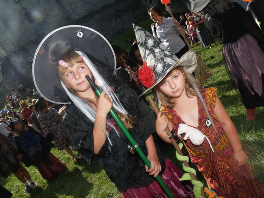 V Zlot Wiedźm i Czarownic na zamku lipowieckim - 29.08.2009