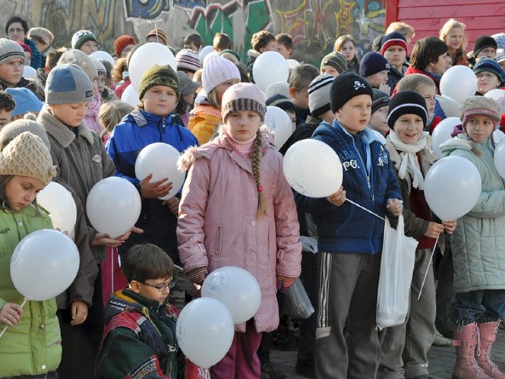 Otwarcie kompleksu sportowego przy Szkole Podstawowej nr 6 w Trzebini - „Moje Boisko-Orlik 2012” 6.11.2009