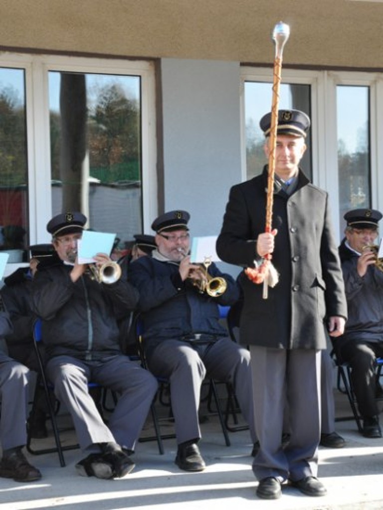 Otwarcie kompleksu sportowego przy Szkole Podstawowej nr 6 w Trzebini - „Moje Boisko-Orlik 2012” 6.11.2009